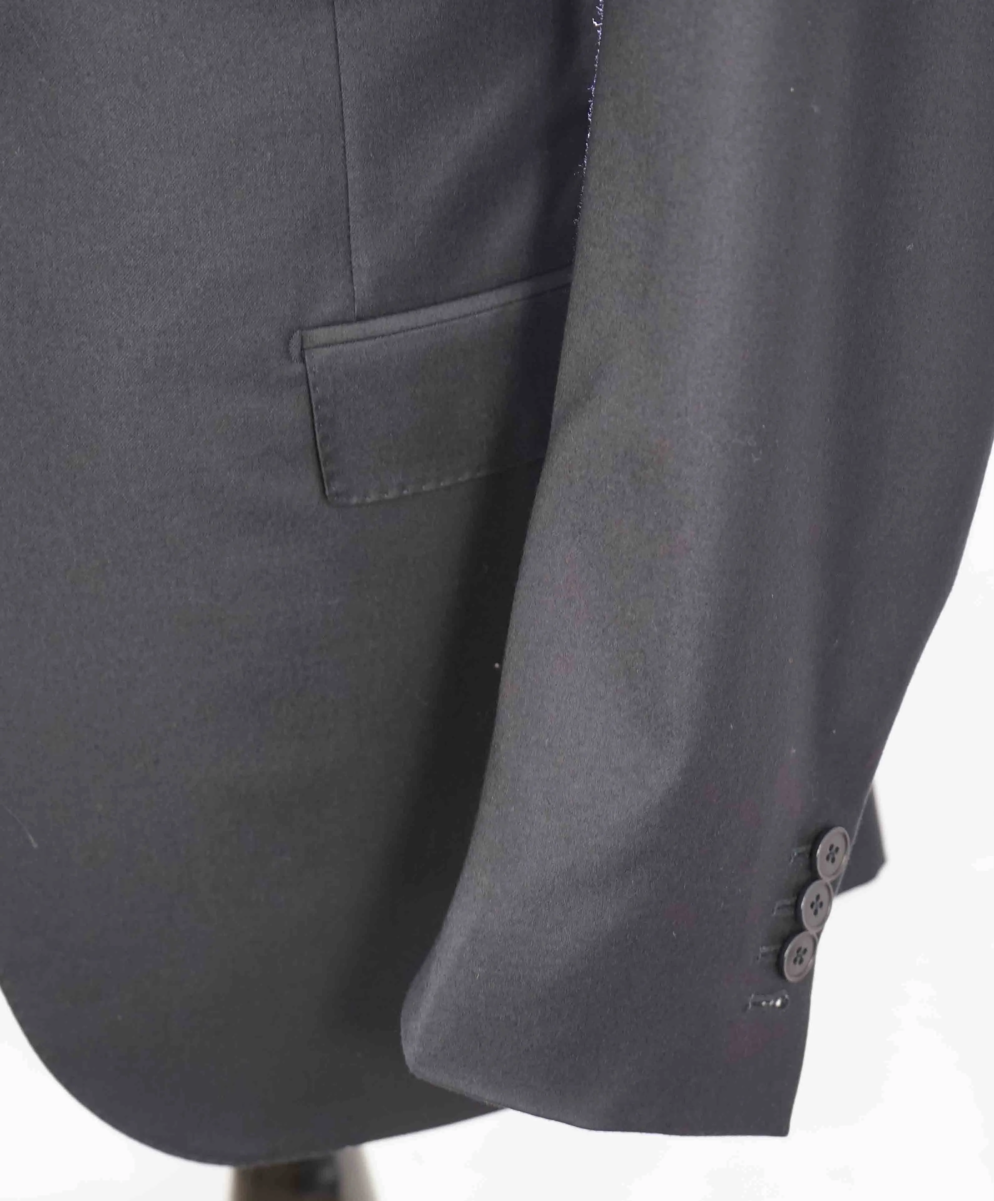 $3,995 ERMENEGILDO ZEGNA -"TROFEO" Navy Premium Suit - 44L