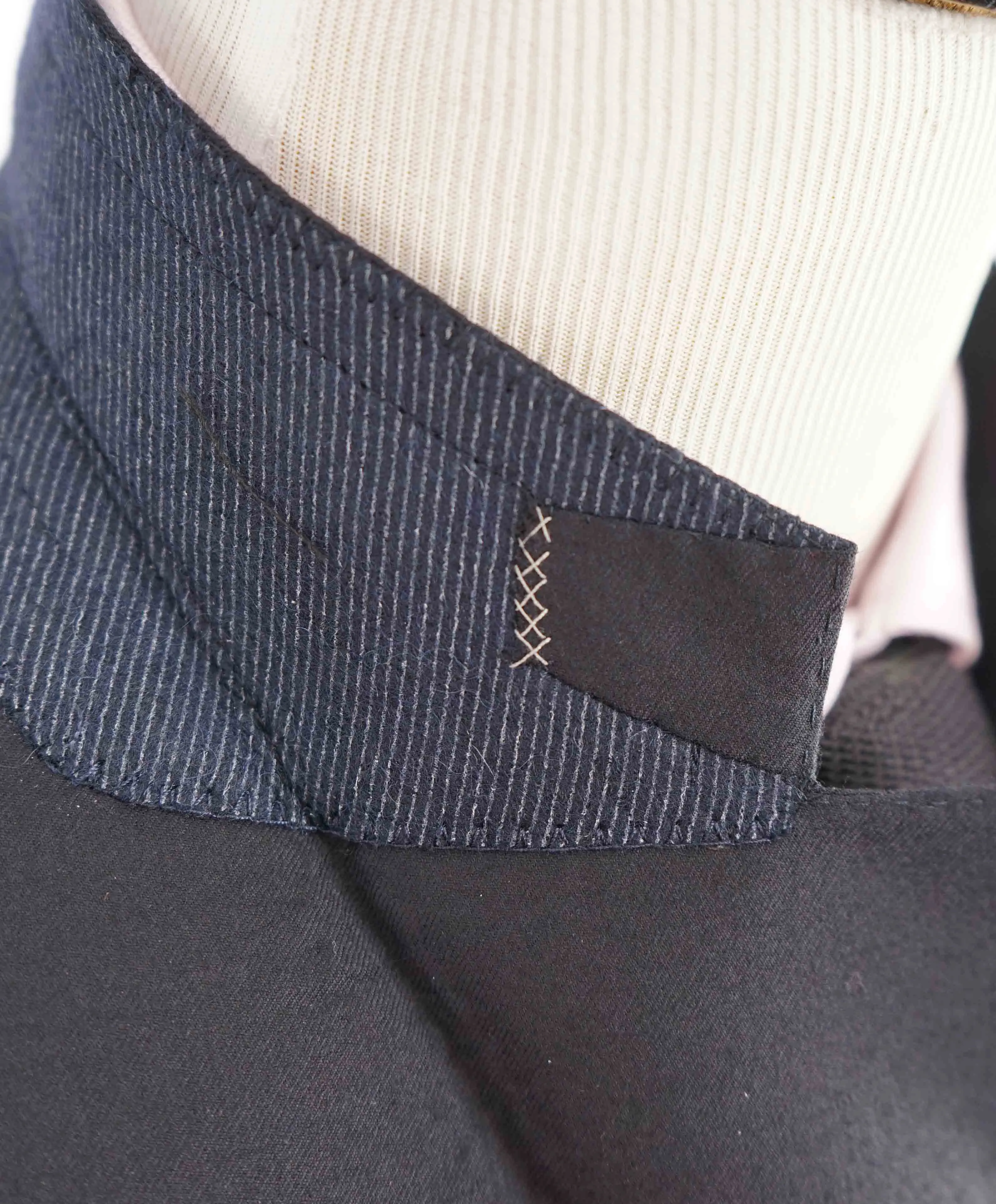 $3,995 ERMENEGILDO ZEGNA -"TROFEO" Navy Premium Suit - 44L