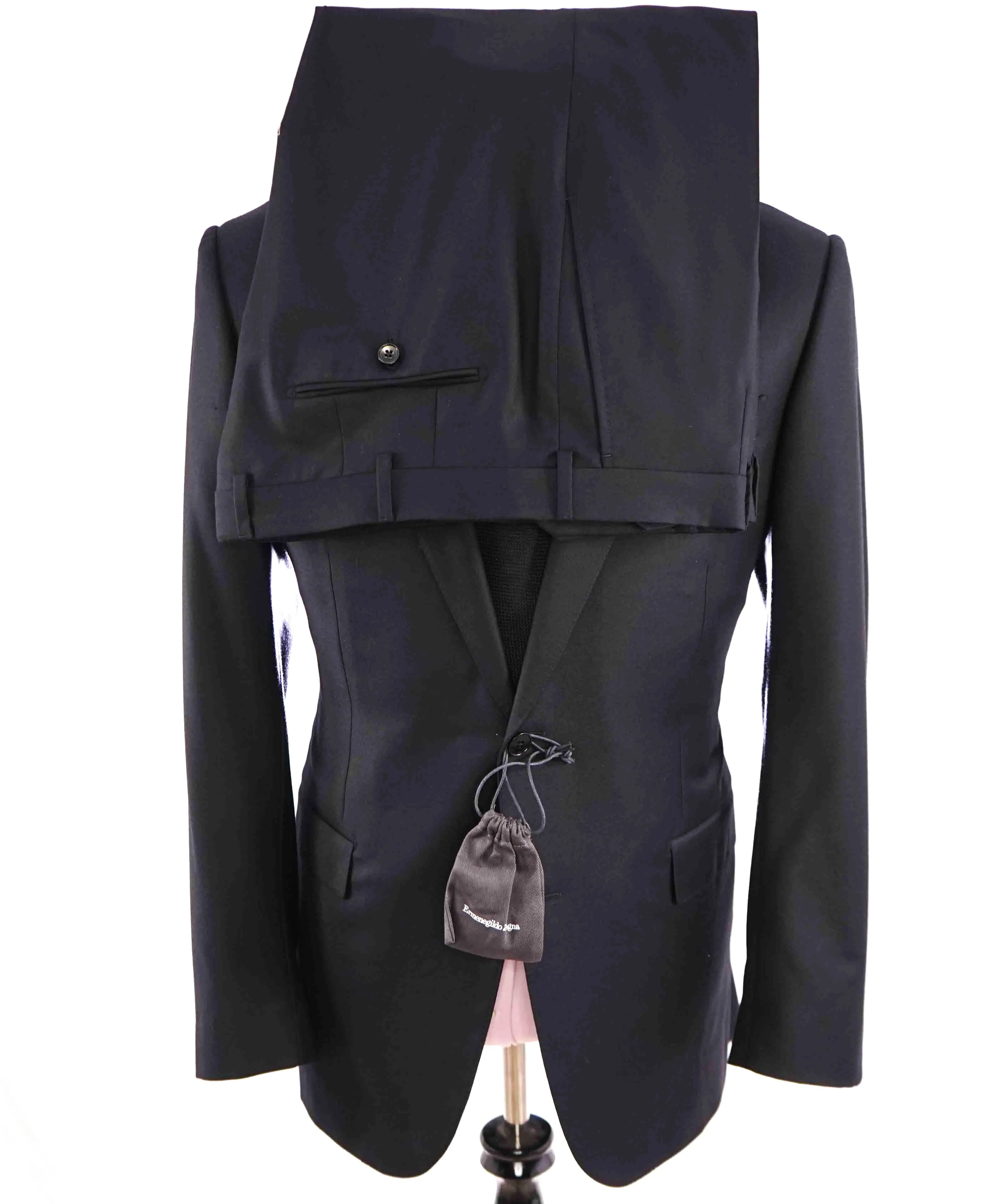 $3,995 ERMENEGILDO ZEGNA -"TROFEO" Navy Premium Suit - 44L