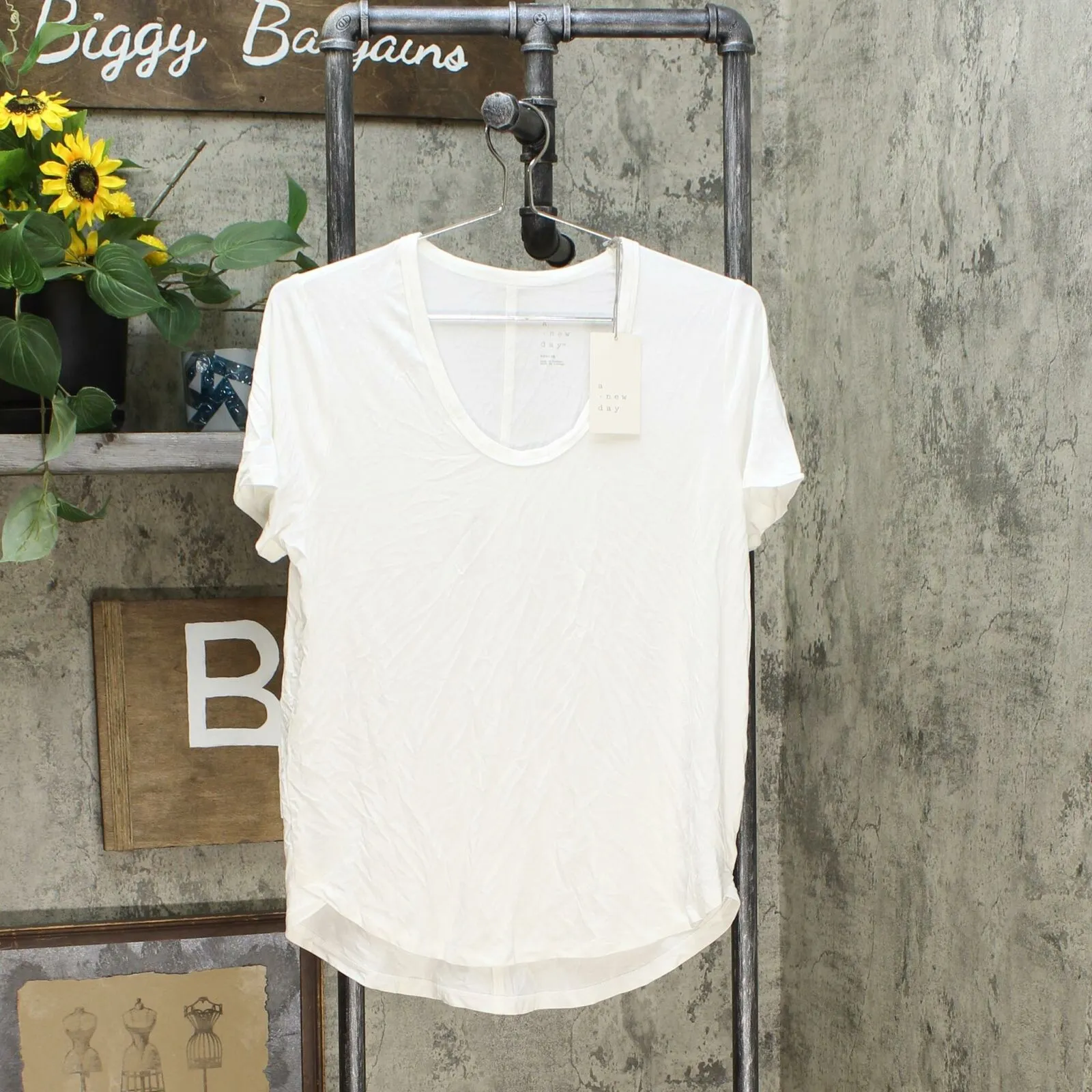 A New Day Women's Short Sleeve Scoop Neck T-Shirt