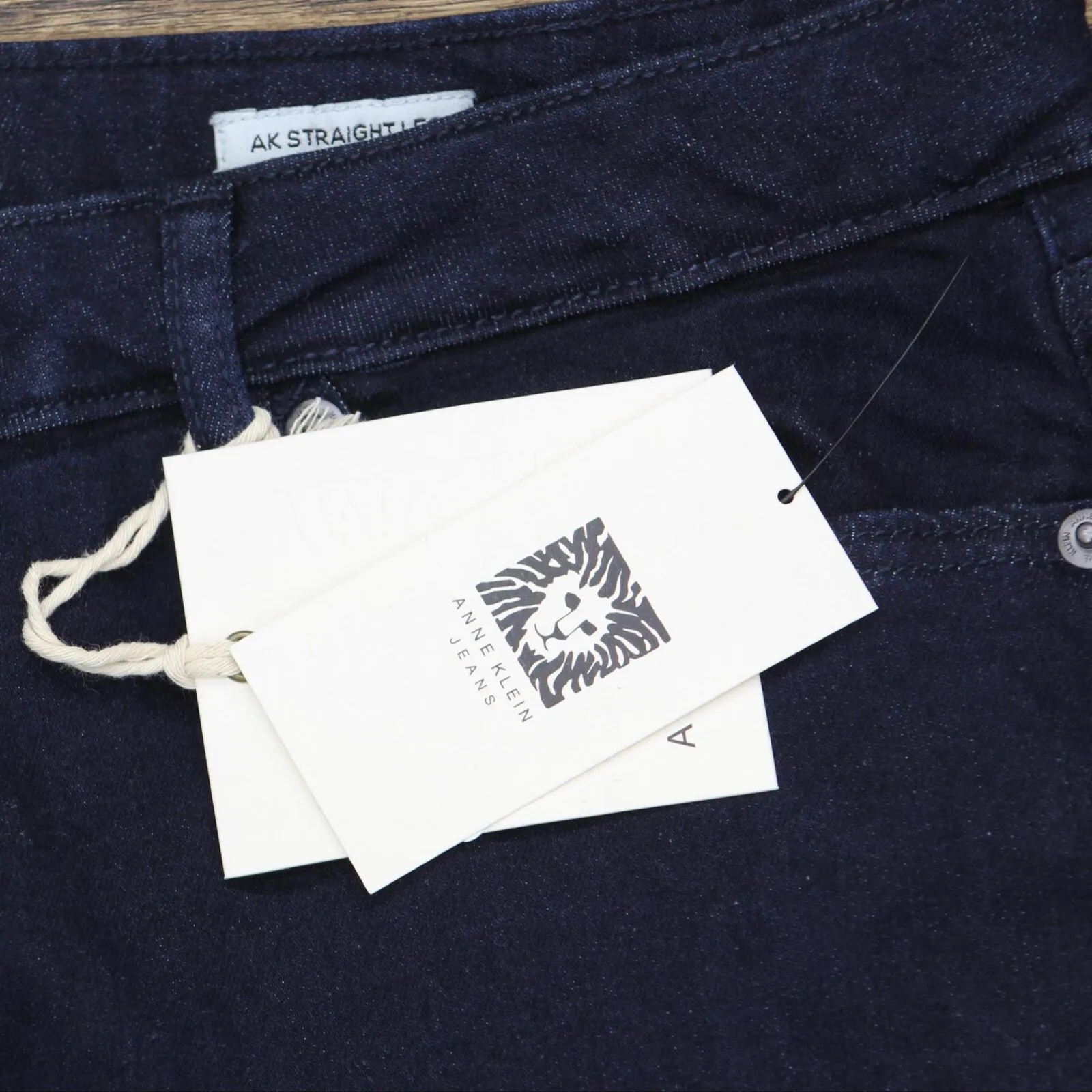 Anne Klein Women\'s Fly FRT 5-PKT Straight Leg Indigo Rinse Wash Blue 12