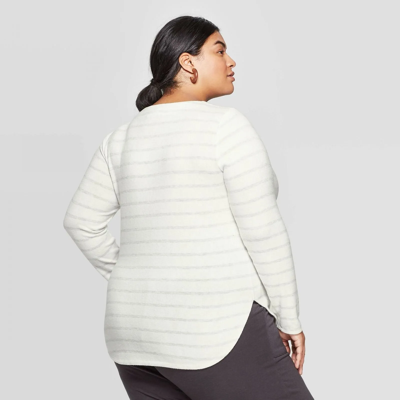 Ava & Viv Women's Plus Size Long Sleeve V-Neck Cozy Top