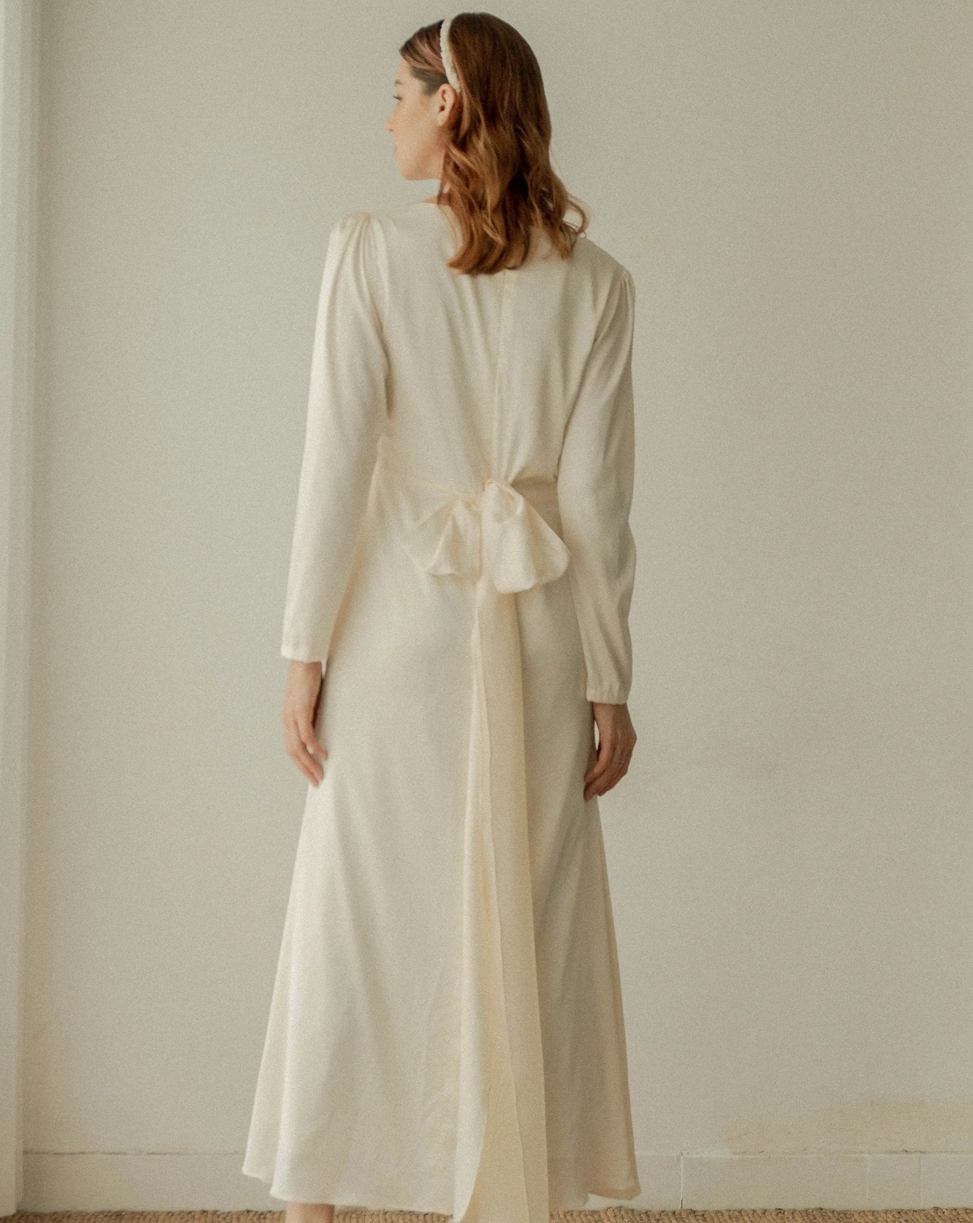 Darla Long Sleeves V Neck Dress