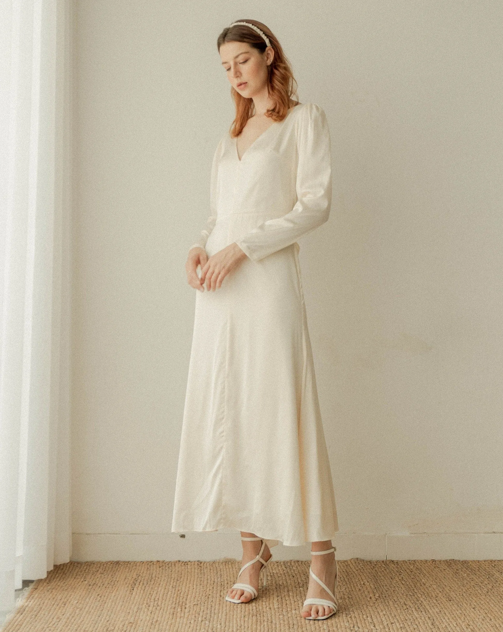 Darla Long Sleeves V Neck Dress