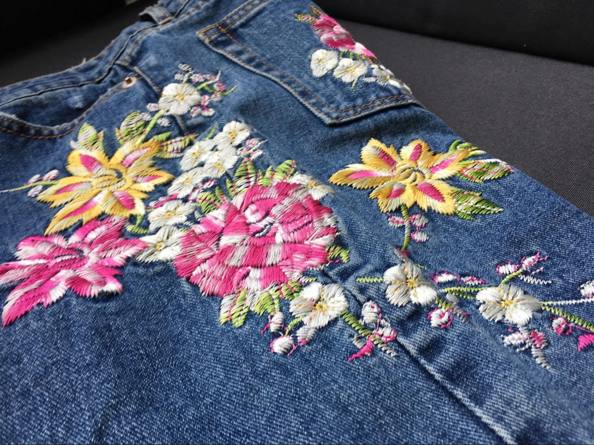 Embroidered High Waist Slim Straight Jeans