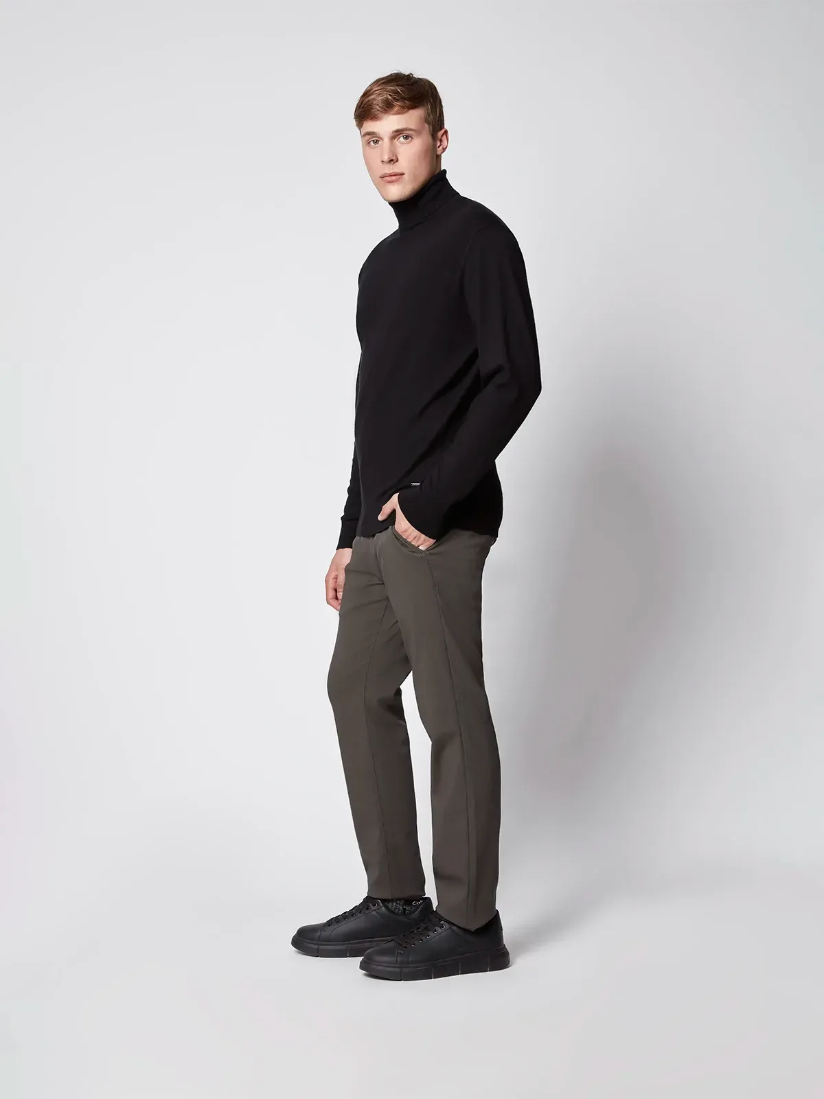 Men’s Relaxed Chino Pant