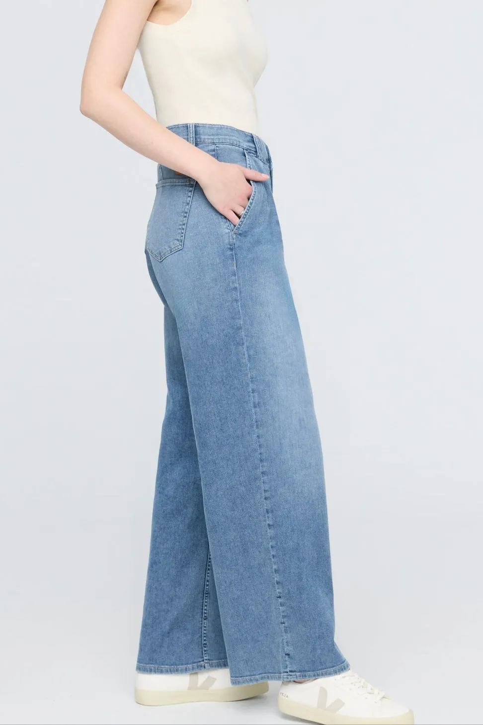 Performance Denim Lite Pleated Pant