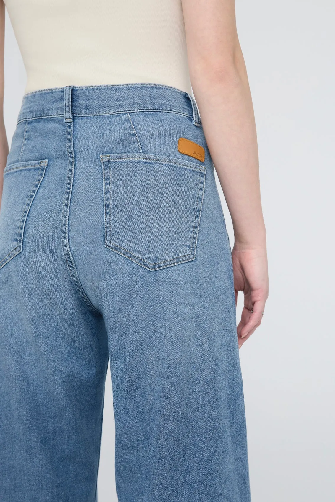 Performance Denim Lite Pleated Pant