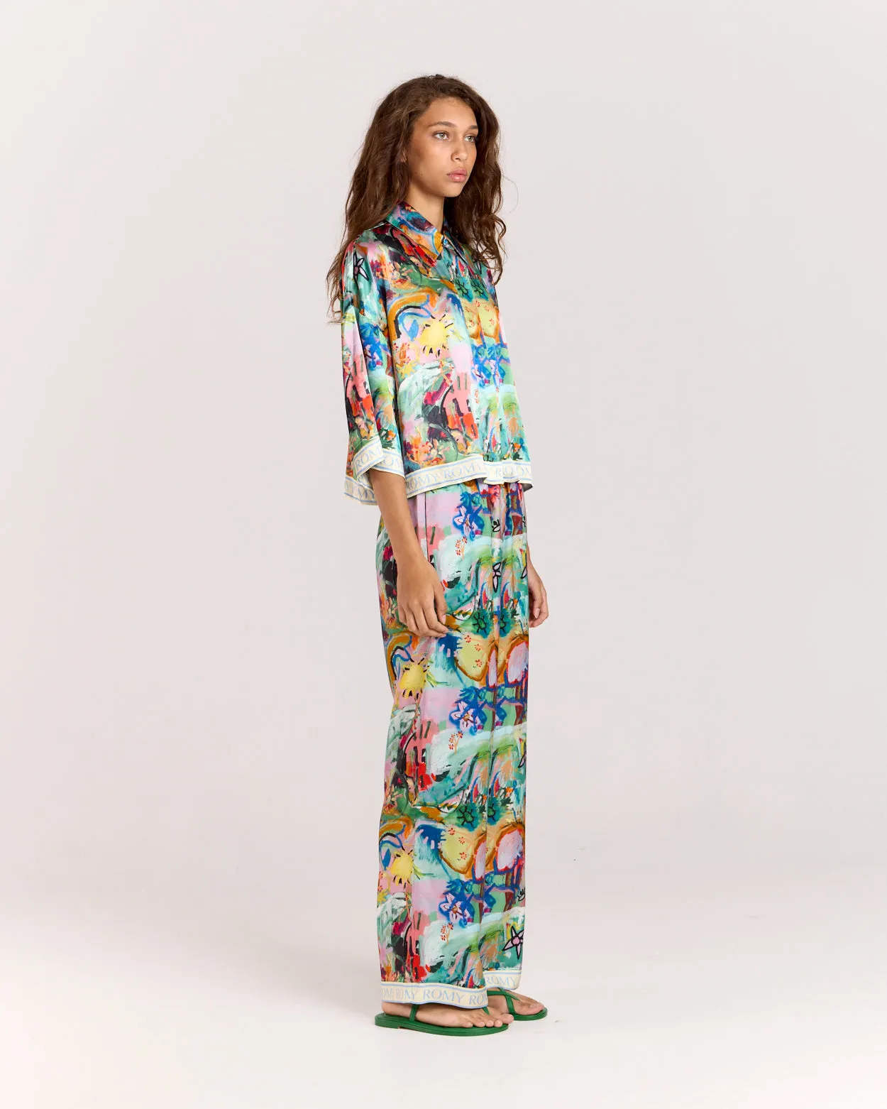 Vibescent Cropped Shirt