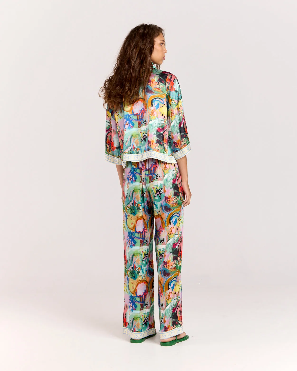 Vibescent Cropped Shirt